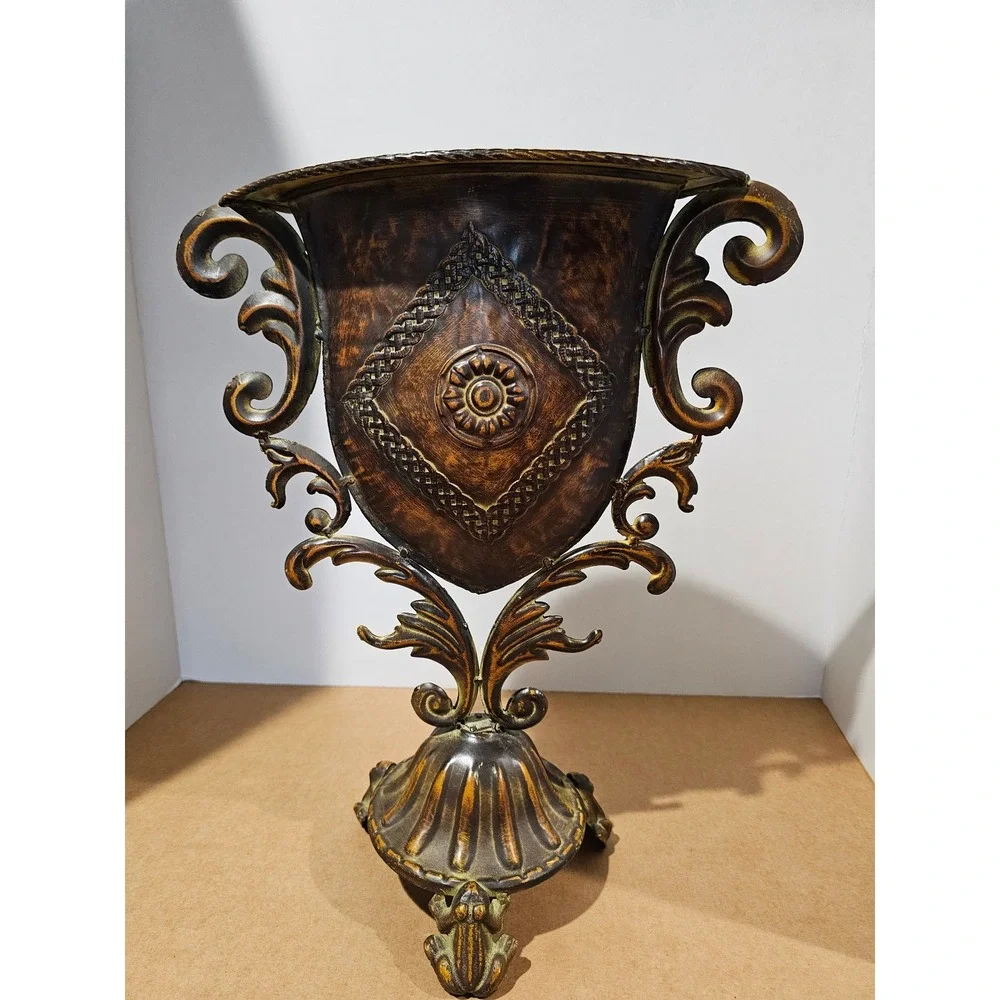 N/A ornate metal